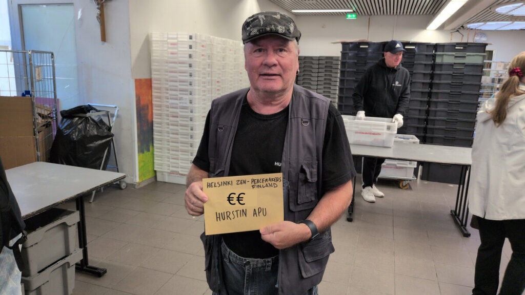 Member of Hurstin apu with donation